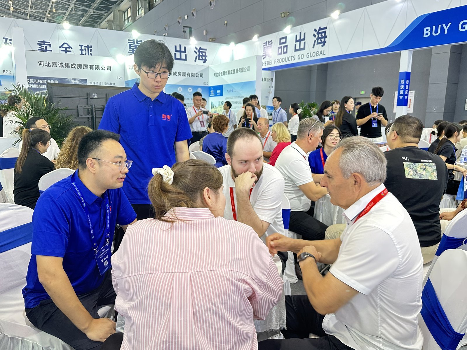 NovArk Power team in discussion with international guests at the CIDEE 2026 trade meeting