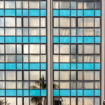 Unitized Curtain Wall System for High-Rise Commercial Buildings and Efficient Facade Installation
