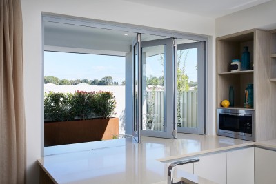 Aluminum Bi-Fold Window Folding Glass Window Manufacturer