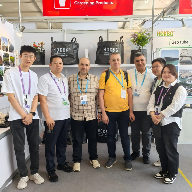 Saudi Arabian Customer Shows Strong Interest in HOKBG Grow Bags at the 139th Canton Fair