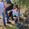 Uniendo desiertos y vegetación: clientes saudíes visitan nuestra fábrica y vivero asociados para un intercambio profundo.