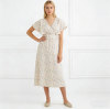 Linen vs Wool: Choosing the Right Natural Fabric for Cooler Weather