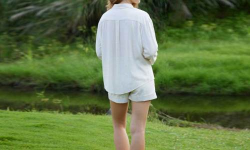 How to Build a Slow Fashion Wardrobe With Linen | KOSSR Linen Lifestyle
