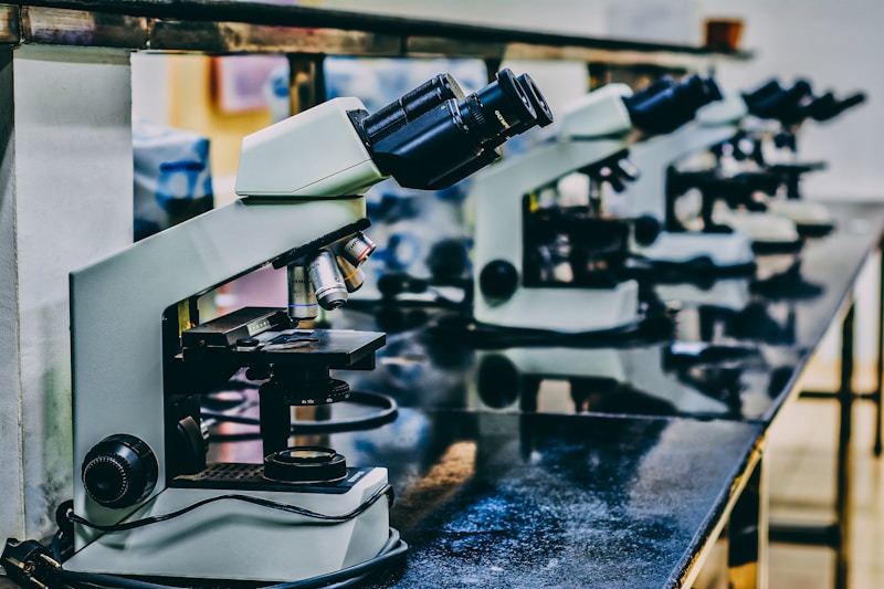 Laboratory microscope for supplement quality analysis