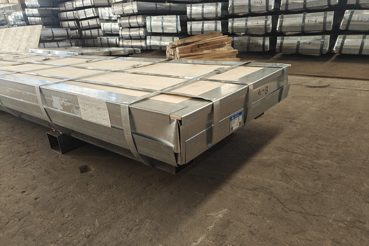package of Fanda gi roof sheet