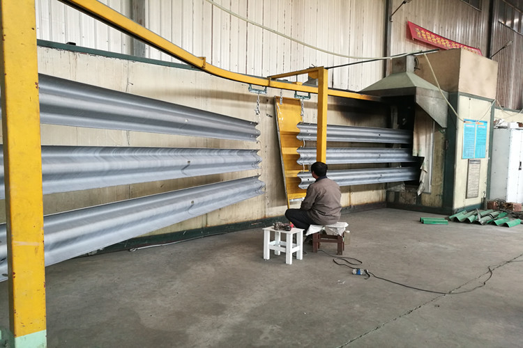 Fanda road guardrail beam production workshop
