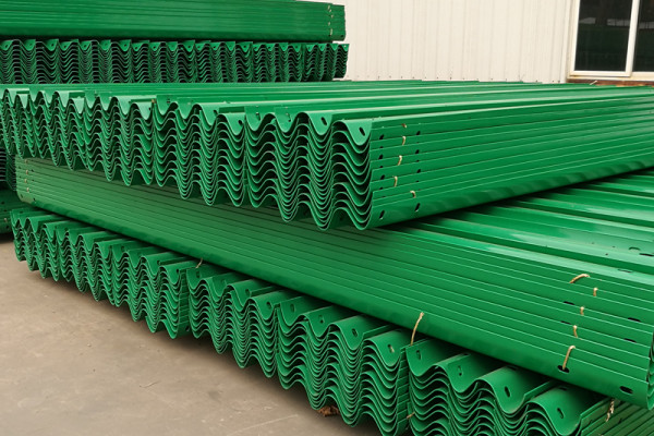How to Choose the Right Zinc Coating for Highway Guardrail Beams – A Guide for Coastal and High-Humidity Projects