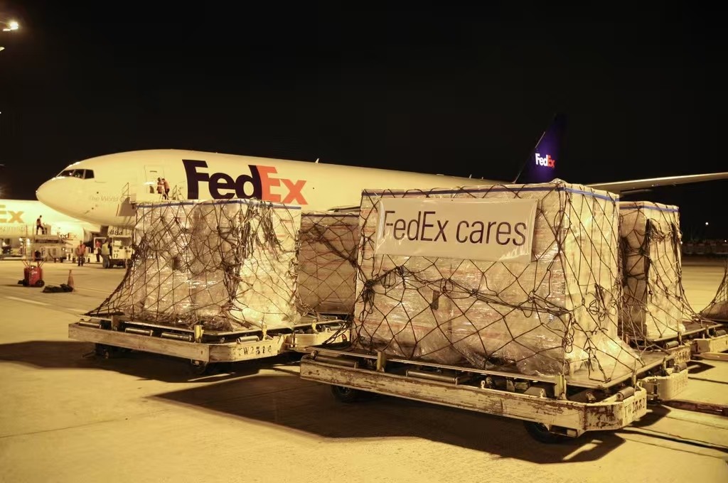 Forklift moving palletised cargo during ground handling operations