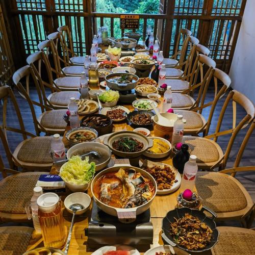 Xiangxi Hidden Realm: 5-Day Deep Cultural Immersion