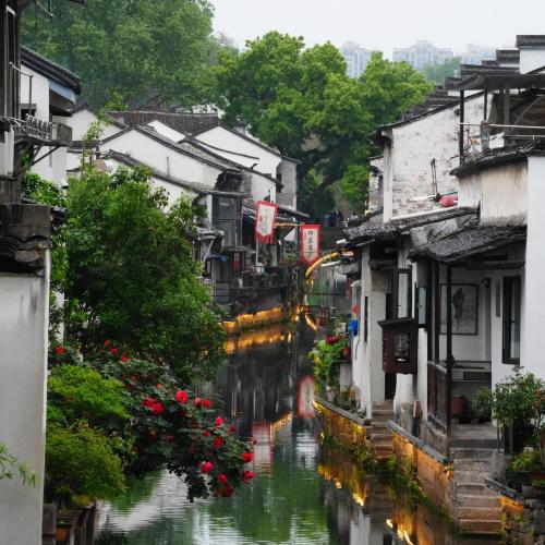 Luxury Yangtze Delta: Shanghai Suzhou Hangzhou | 5-Day Premium Tour