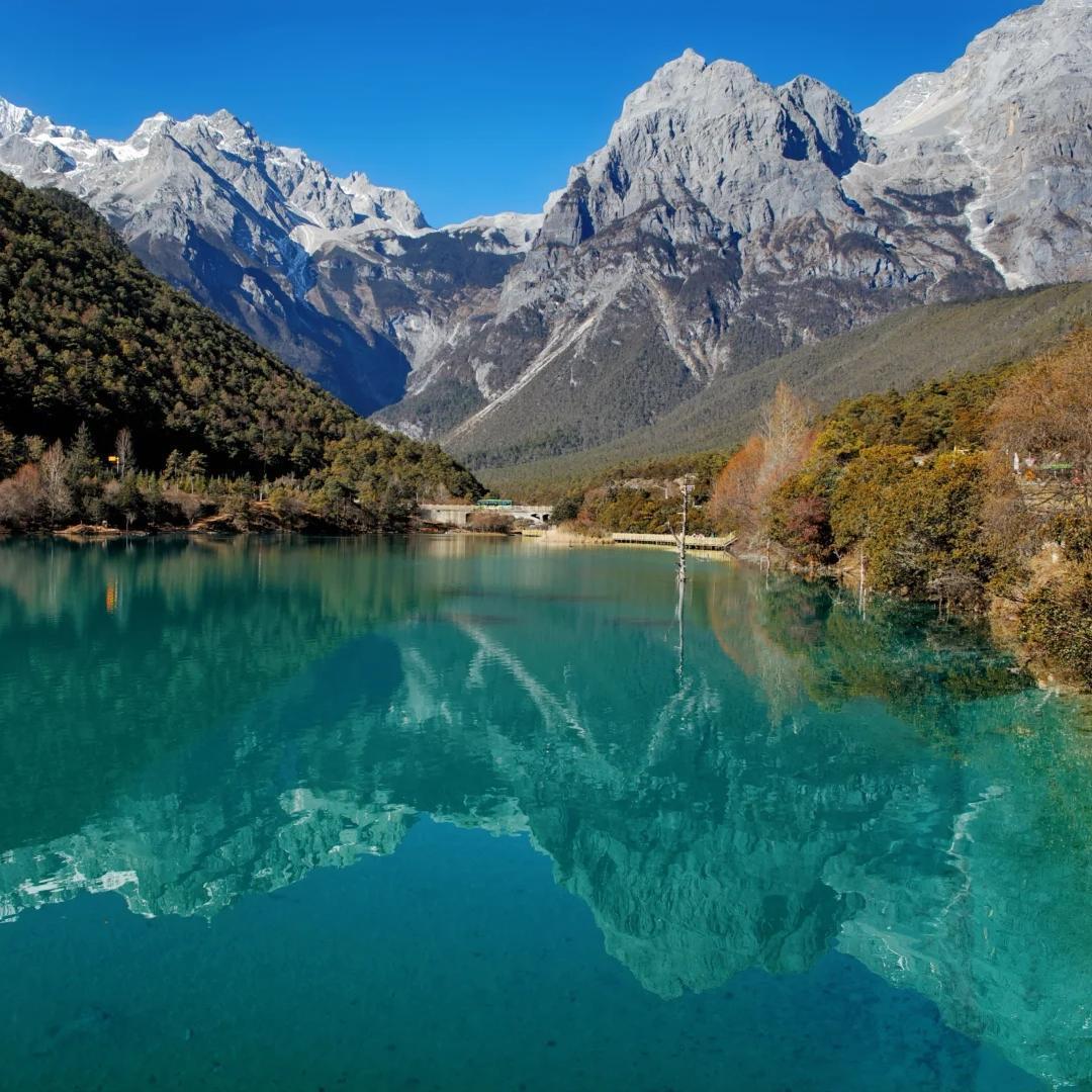 Sacred Gaze: Soul Cleansing at Jade Dragon Snow Mountain Summit
