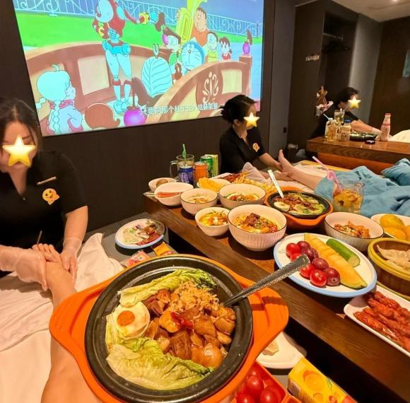 Hunan · Land of Fish & Rice and Sleepless City Flavor Odyssey: 5 Days, 4 Nights Yueyang, Yiyang, Liling, Changsha Food Tour
