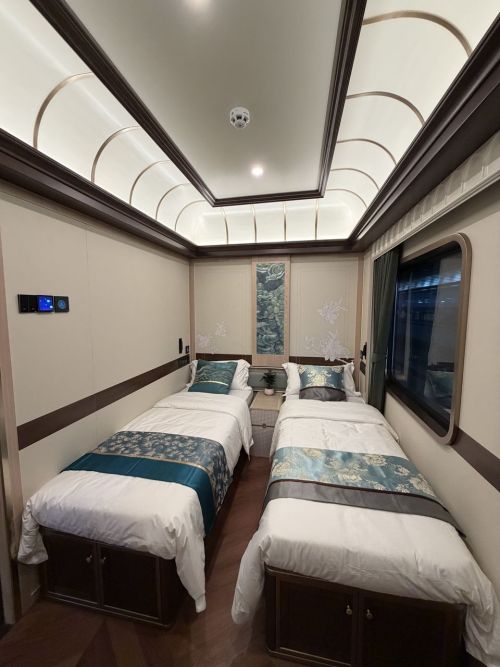Panda Trail: Themed Tourist Trains in Xinjiang and Southwest China (2027)