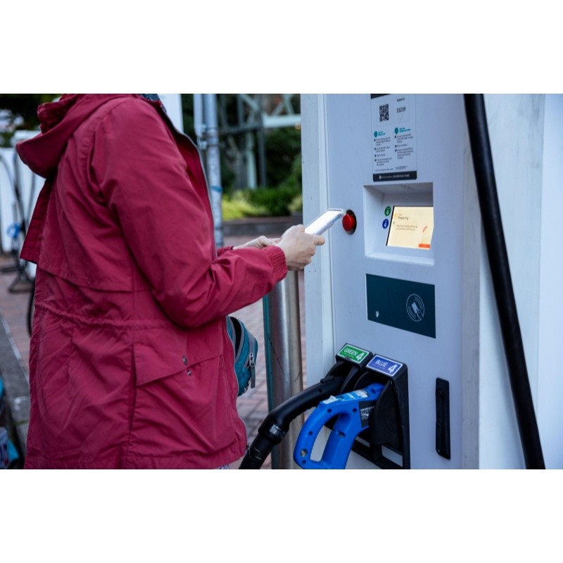 Industrial Touch Displays for Outdoor Self-Service Kiosks: Enabling Reliable Human-Machine Interaction in Harsh Outdoor Environments