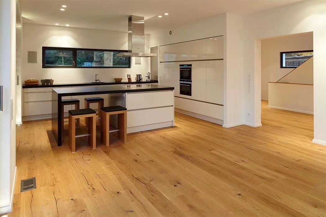 AM-09 Engineered oak wood flooring installed in Munich apartment project 