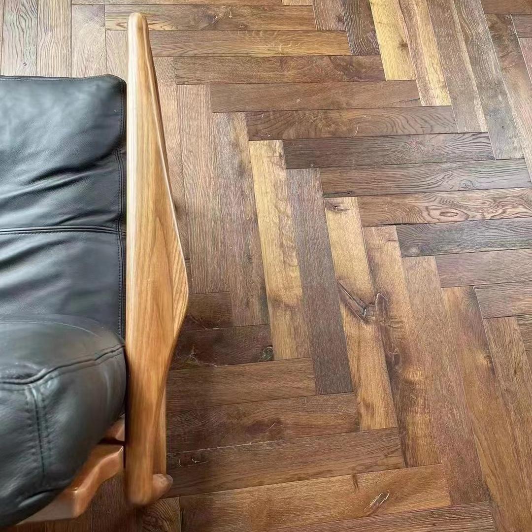Engineered Oak Herringbone Flooring in London — A 2025 Classic Luxury Residential Project
