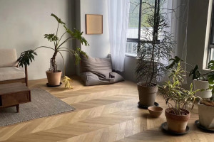 Still, Warm, and Whole — A Natural Oak Chevron Floor in a Kyoto Japandi Loft