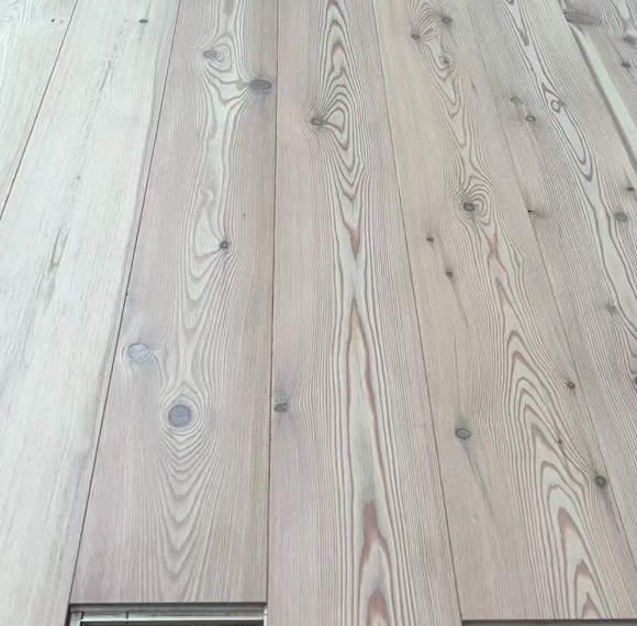 SA-11 Wire-Brushed Larch 190mm Plank Flooring | AMUER