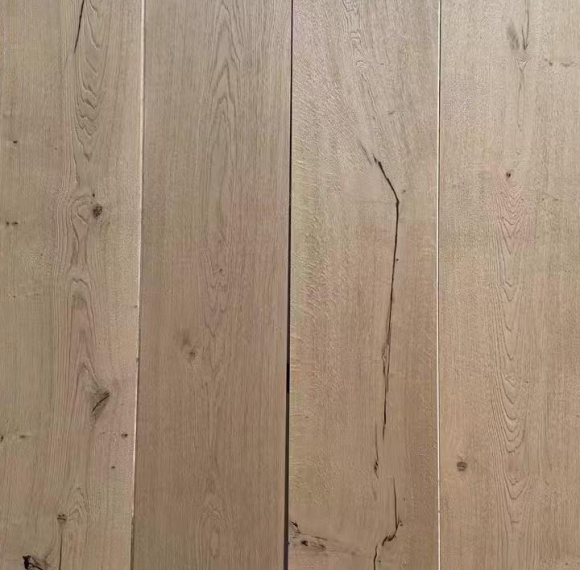 400mm Antique Character Oak Extra-Wide Plank Engineered Flooring | AMUER AH-01