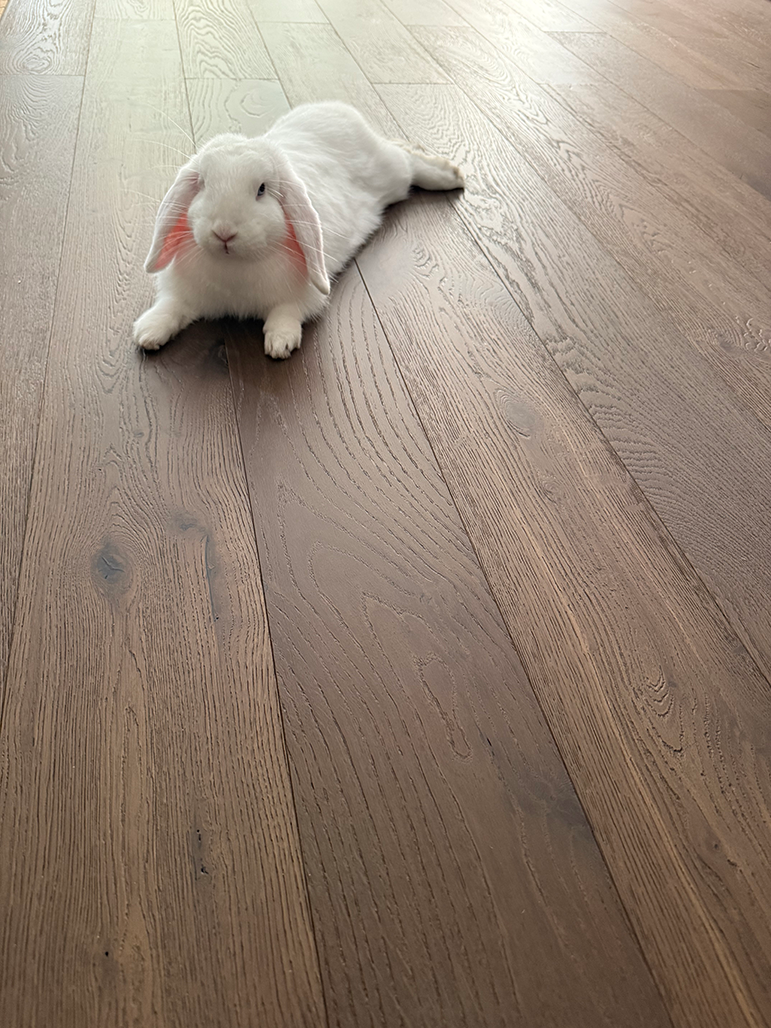 Deep Smoked Brushed Oak 150mm Long Plank Engineered Flooring — DS-01