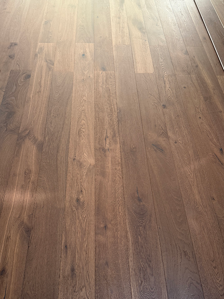 Deep Smoked Brushed Oak 150mm Long Plank Engineered Flooring — DS-01