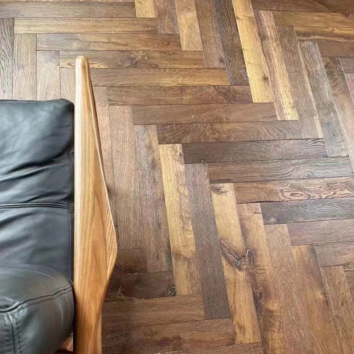 Smoked Oak Herringbone Engineered Flooring DE Grade Brushed UV Lacquer │ AMUER AC-10