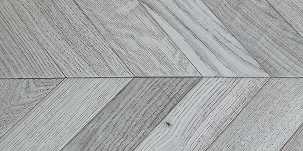 Grey Oak 90mm Chevron Engineered Flooring Brushed Saw Mark 15/4mm — AM-44
