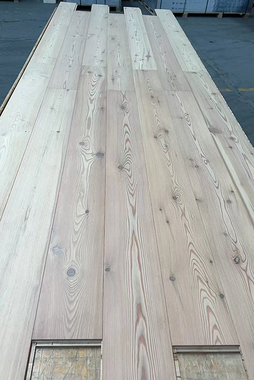 SA-11 light wire-brushed larch engineered flooring, CD grade, 190mm plank, Serbia warehouse stock