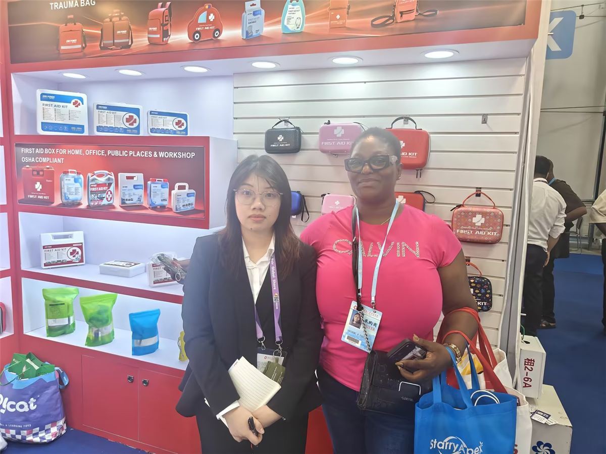 ORI-POWER MEDTECH team with international buyers at Booth 9.2K46, Canton Fair 2026