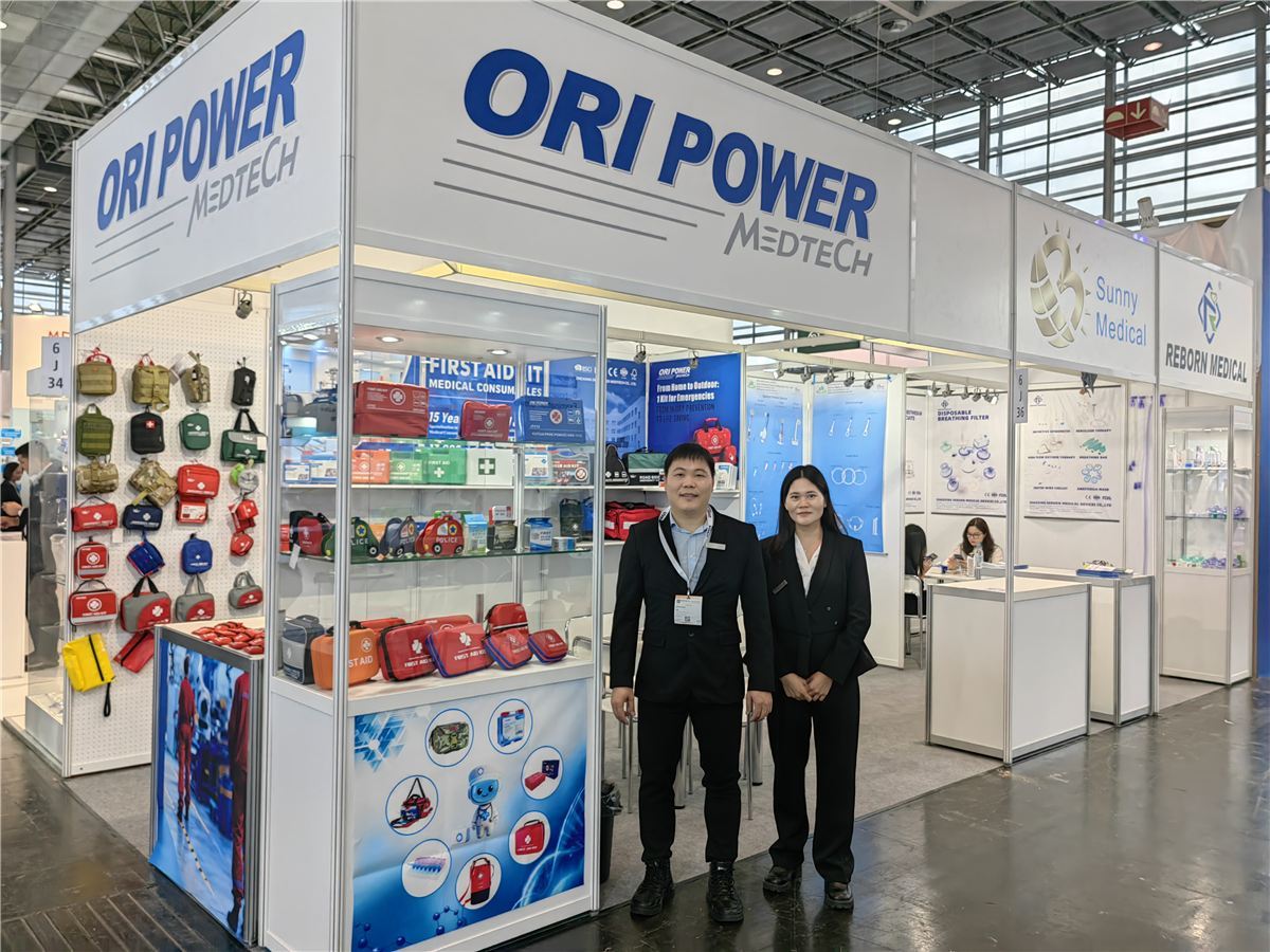Visitors at Booth 6J36 during MEDICA 2025 in Düsseldorf
