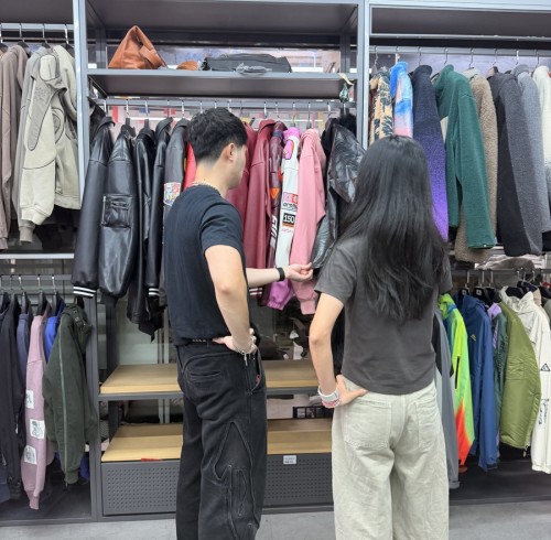 Canadian Client Visits INFULLSAIL Factory in Dongguan