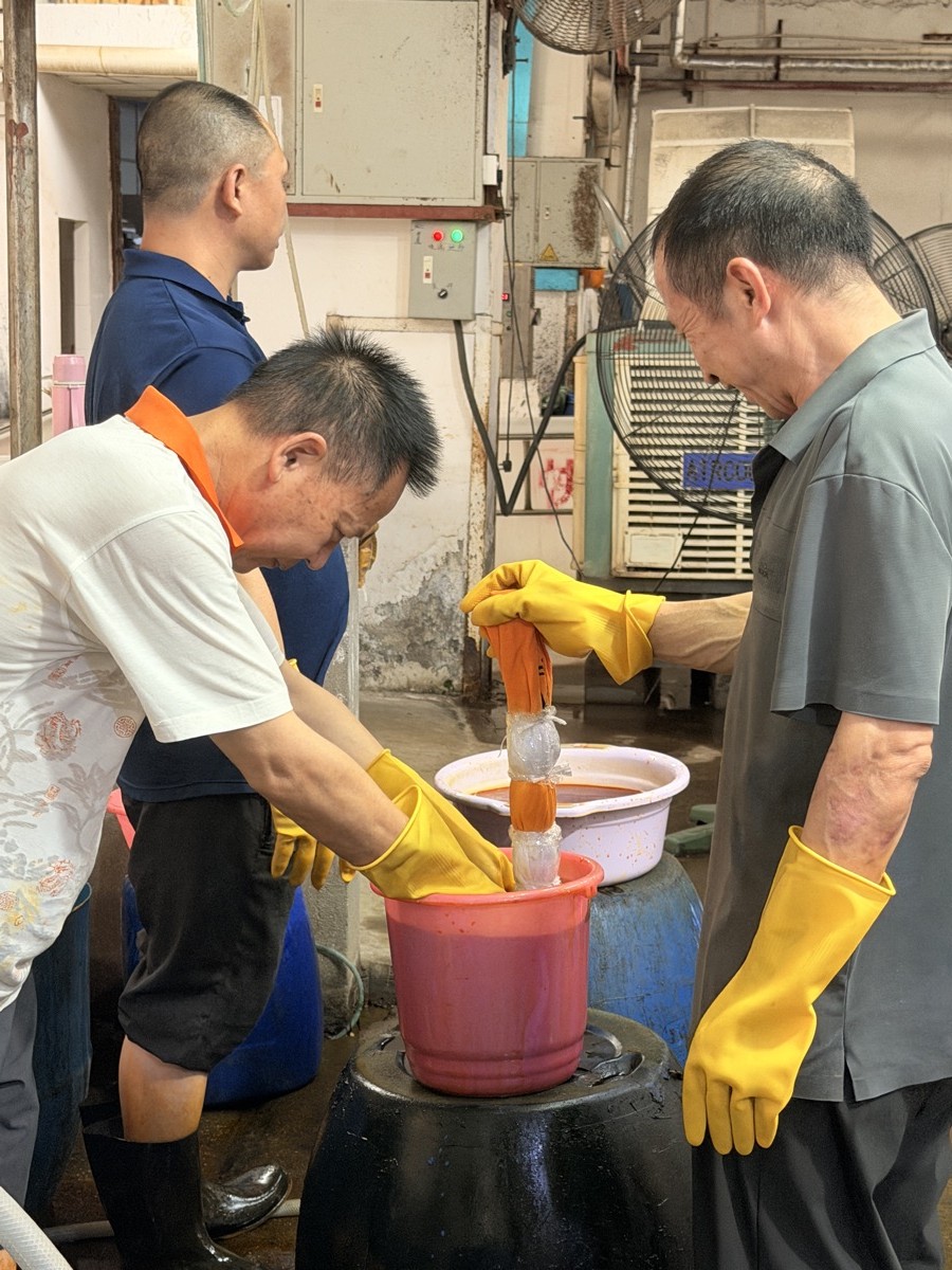 Fabric dyeing process at the partner dyeing facility