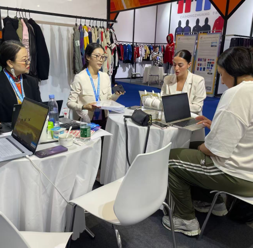 Infulllsail Successfully Showcases Custom Streetwear Manufacturing at International Fashion Exhibition