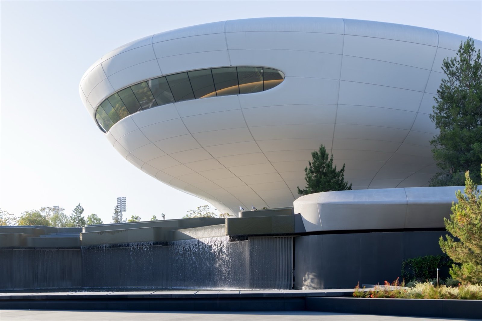 Metal surfaces in a cultural and public building interior
