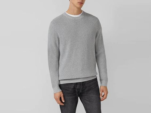 Grey fine-gauge crew neck knit sweater with ribbed cuffs and hem