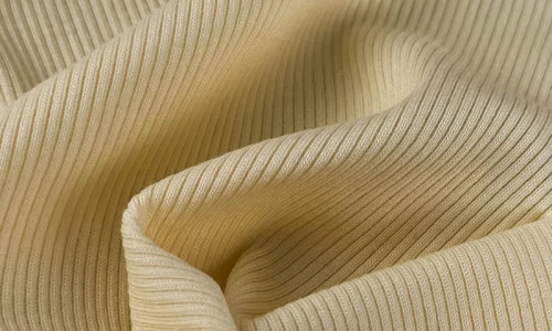 Knit Fabric Explained: From Everyday T-Shirts to Soft Loungewear
