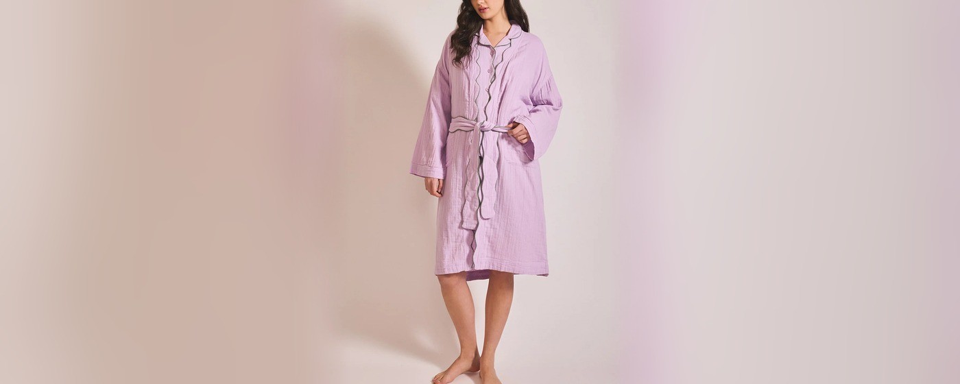 Lilac crinkle cotton open front robe with contrast piping for private label