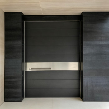 P-119 Polar Black Aluminum Pivot Door | 4mm Plate | Custom Size | Luxury