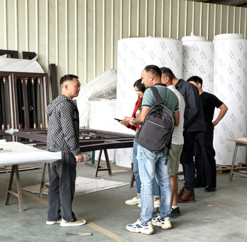 LANDRAN Receives Overseas Clients for Factory Inspection & Global Cooperation Negotiation