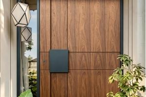 Aluminum Door Soundproofing: How Acoustic Entry Doors Cut Street Noise