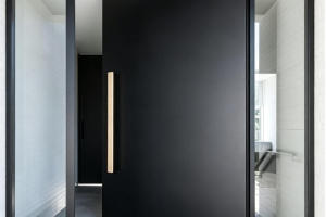 Safety Glass for Oversized Aluminum Doors: Tempered, Laminated & Impact-Rated Standards
