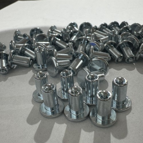 High Toughness Carbide Core Polished OEM Tire Spikes Universal Vehicle Winter Anti Slip Studs