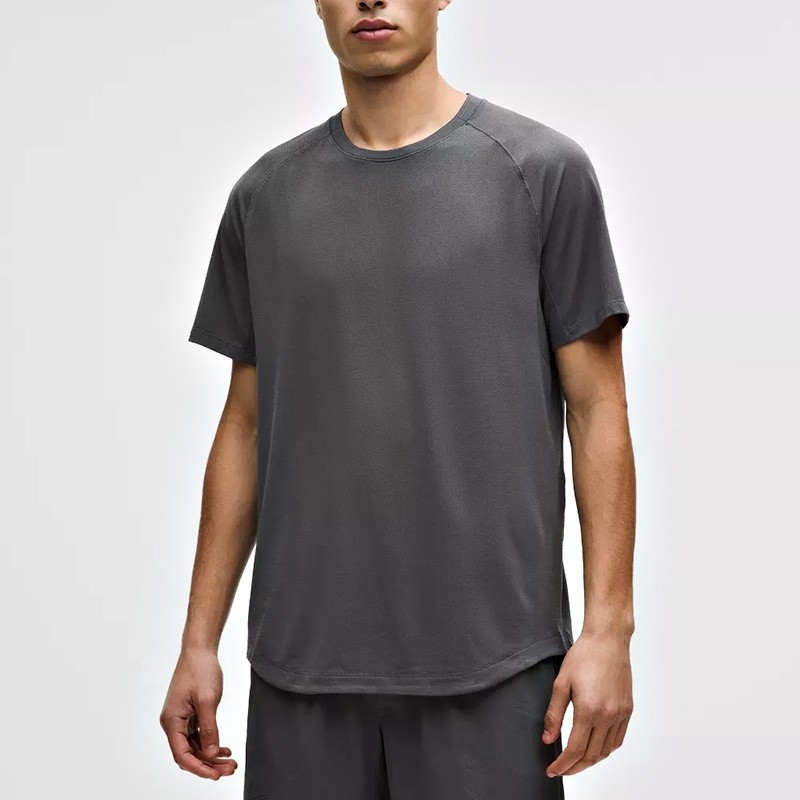 Men's relaxed fit training t-shirt front view
