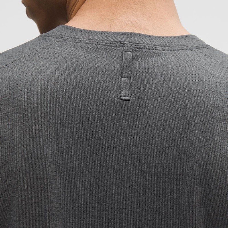 Crew neck rib and back neck tab detail