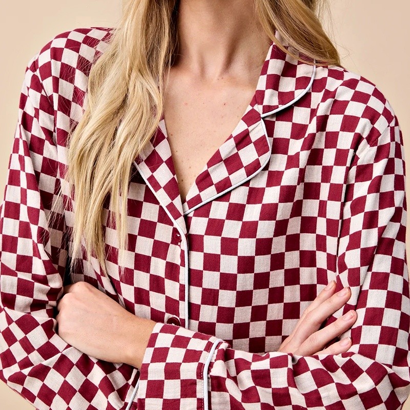 MCD014 burgundy checkerboard print alignment and elastic waistband detail