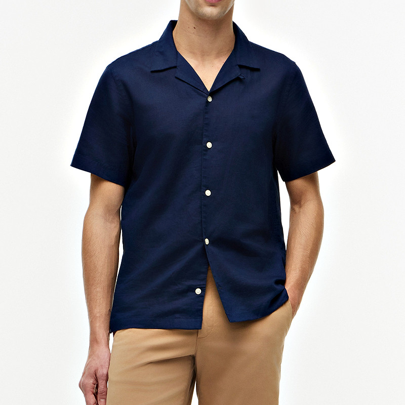 Regular fit short sleeve shirt front view