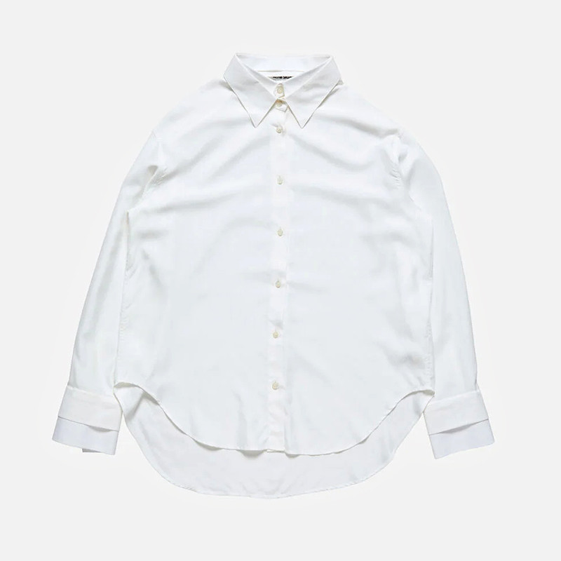 Production line of women's woven shirts