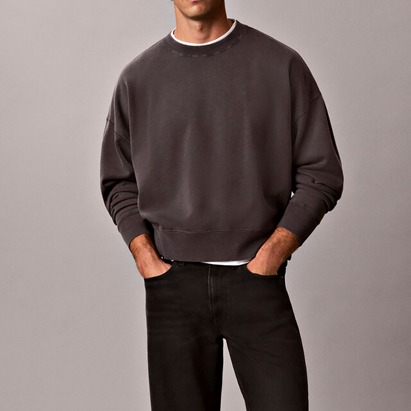 Ribbed cuff and hem recovery detail