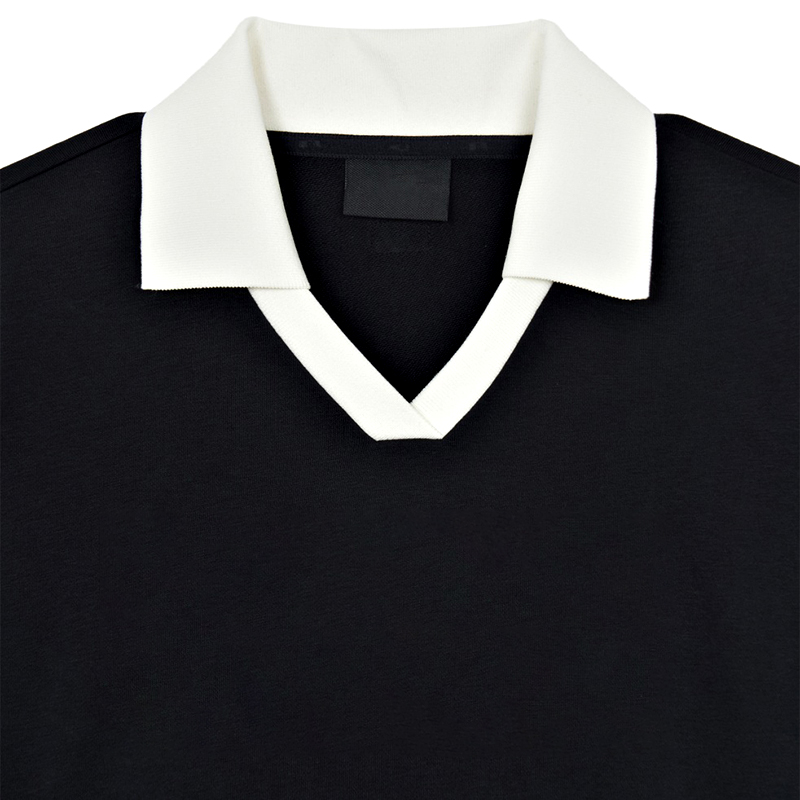 Cropped ribbed hem band detail