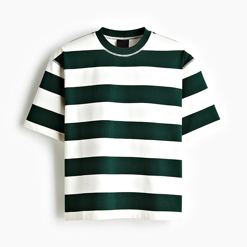 Straight-cut hem and lightweight knit drape